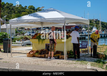 La frutta e la verdura, fornitore di Falmouth, Antigua Foto Stock