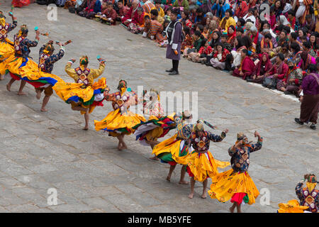 Tradizionale festa Tshechu a Rinpung Dzong fortezza a paro, Bhutan Foto Stock