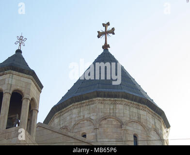 Immagine di una chiesa situata nel quartiere di Karrada della capitale irachena Baghdad e frequentata dagli iracheni degli Armeni comunità cristiana Foto Stock