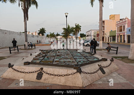 Un modello del vecchio centro storico di Campeche su plaza del patrimonio mundial, Messico Foto Stock