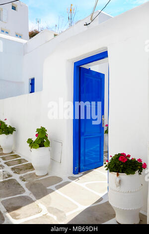 Tradizionale porta di legno da cicladi grecia Foto Stock