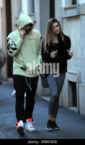 Andrea Petagna e la sua nuova ragazza Michelly Sander in Milano con: Andrea Petagna, Michelly Sander Dove: Milano, Italia Quando: 07 Mar 2018 Credit: IPA/WENN.com * * disponibile solo per la pubblicazione in UK, USA, Germania, Austria, Svizzera** Foto Stock