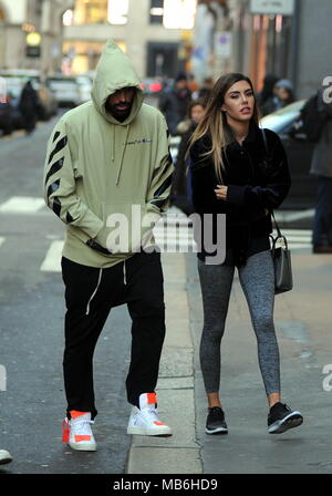 Andrea Petagna e la sua nuova ragazza Michelly Sander in Milano con: Andrea Petagna, Michelly Sander Dove: Milano, Italia Quando: 07 Mar 2018 Credit: IPA/WENN.com * * disponibile solo per la pubblicazione in UK, USA, Germania, Austria, Svizzera** Foto Stock