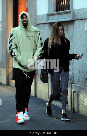 Andrea Petagna e la sua nuova ragazza Michelly Sander in Milano con: Andrea Petagna, Michelly Sander Dove: Milano, Italia Quando: 07 Mar 2018 Credit: IPA/WENN.com * * disponibile solo per la pubblicazione in UK, USA, Germania, Austria, Svizzera** Foto Stock
