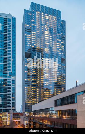 Blue Cross Blue Shield Tower, progettato da Lohan Associates e Goettsch Partners Foto Stock