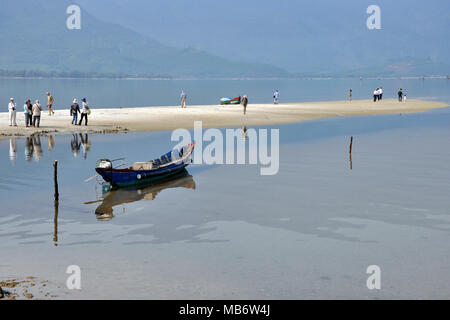Il Vietnam, Hoi An, uomo villaggio thailandese Foto Stock