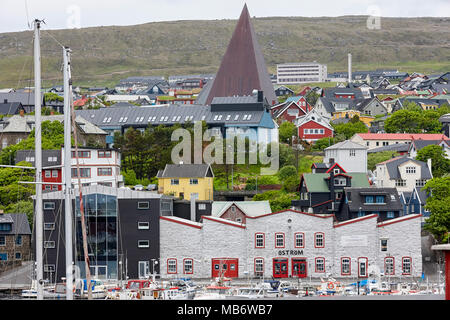 Edificio Ostrom a Torshavn Harbour sulla isola di Streymoy, Isole Faerøer Foto Stock