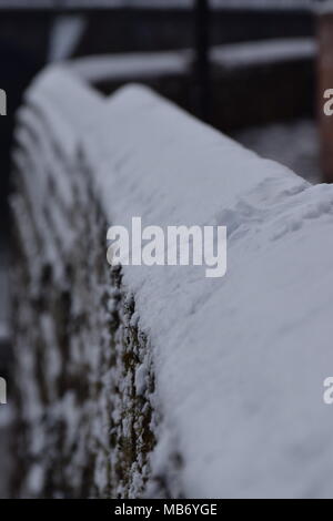 Chester le pareti nella neve Foto Stock