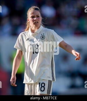 Melanie Leupolz (Germania) GES/ Fussball/ Frauen-Nationalmannschaft WM-Qualifikation: Germania - Tschechische Republik, 07.04.2018 Calcetto: qualificazione in Coppa del Mondo donne della nazionale di calcio: vs Germania Repubblica ceca, Halle/Saale, Aprile 7, 2018 |L'utilizzo in tutto il mondo Foto Stock