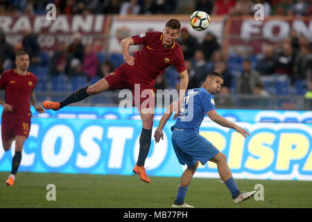 Roma, Italia. 07 apr, 2018. 07.04.2018. Stadio Olimpico di Roma, Italia. Serie A. AS Roma vs FC Fiorentina.Scick in azione durante la serie di una partita di calcio Roma vs Fiorentina n allo Stadio Olimpico di Roma. Credit: Indipendente Agenzia fotografica/Alamy Live News Foto Stock