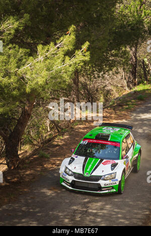 NOVELLA, CORSICA - 7 aprile 2018. O.C. Veiby & S.R. Skjaermoen competere in fase speciale SS7 a Novella in Corsica nel WRC Corsica Linea Tour de Corse 2018 Foto Stock