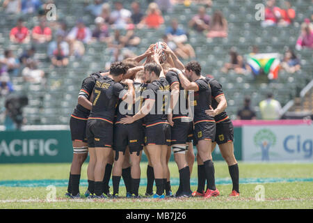 Hong Kong, Cina. 08 apr, 2018. Torneo Internazionale di Rugby a sette a Hong Kong dal 5 - 8 aprile 2018, semi-finale, Germania vs Cile, il team tedesco prima di kick-off. - Nessun filo SERVICE - Credit: Jürgen Keßler/dpa/Alamy Live News Foto Stock