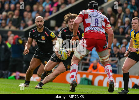 Dal 8 Aprile 2018 , Parco di sabbia , Exeter, Inghilterra; Aviva Premiership , Round 19, Exeter v Gloucester; Ben Morgan di Gloucester circa per fermare un altro attacco di Exeter Credito: News Immagini/Alamy Live News Foto Stock