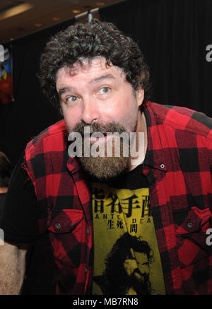 New Orleans, LA, Stati Uniti d'America. 6 apr, 2018. Mick Foley assiste WrestleCon presso lo Sheraton Hotel di New Orleans in concomitanza con WrestleMania 34 . Il 6 aprile 2018. Credito: Giorgio Napolitano/media/punzone Alamy Live News Foto Stock