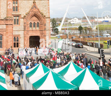 In Irlanda la Palestina Campagna di solidarietà nel Rally di Derry/Londonderry - Solidarietà con terra assassinato giorno manifestanti nella Striscia di Gaza Foto Stock