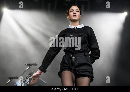 Il francese cantante pop Jain live presso il ventiseiesimo Heitere Open air di Zofingen Argovia, Svizzera Foto Stock