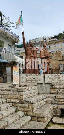 Israele, Galilea superiore, i Drusi villaggio di Peki'in. La molla piazza nel centro della città Foto Stock