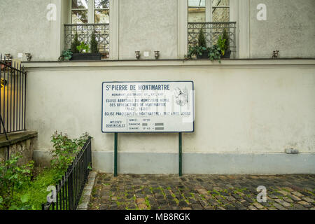 Scheda di informazioni presso la chiesa di San Pietro de Montmartre a Parigi, Francia Foto Stock