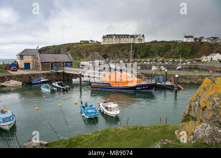 RNLI Classe Tamar scialuppa di salvataggio John Buchanan Barr ormeggiata in porto a Portpatrick, South Western Scotland Regno Unito. Foto Stock