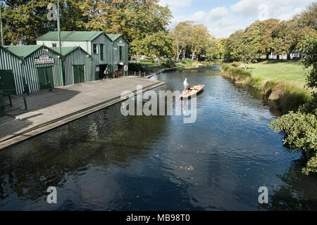 Punting sul fiume Avon, Christchurch, Nuova Zelanda Foto Stock