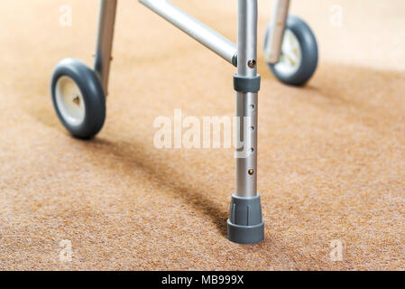 Ruote telaio a piedi, riabilitazione aiuti a piedi. Foto Stock