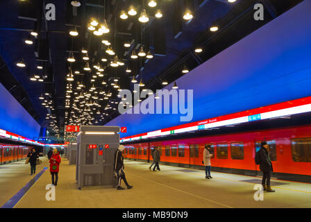 Lauttasaaren metroasema, Lauttasaari stazione della metropolitana, Helsinki, Finlandia Foto Stock