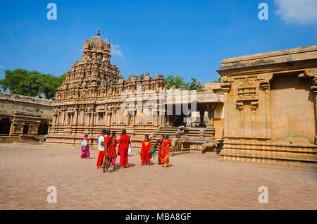 Vista esterna del tempio Brihadishvara, Thanjavur, Tamil Nadu, India. Tempio indù dedicato a Shiva. Si tratta di uno dei più grandi dell'India del sud un tempio Foto Stock