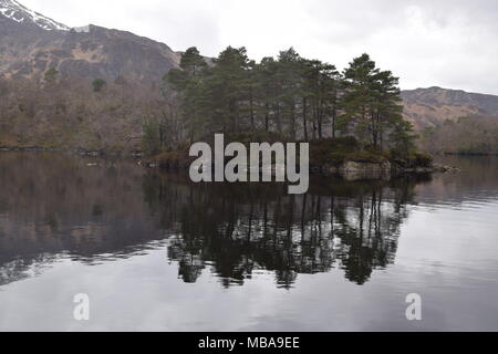 'Loch Katrine trossachs Highlands della Scozia'trossachs'highlands' 'Scotland'steamship' 'sir walter scott" "la signora del lago' 'beinn chabbair'. Foto Stock