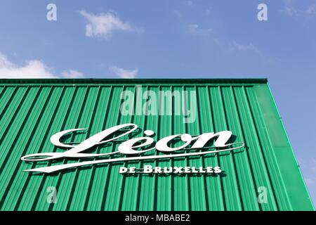 Villefranche, Francia - 14 Marzo 2018: Leon de Bruxelles ristorante. Leon de Bruxelles è una catena di ristoranti Foto Stock