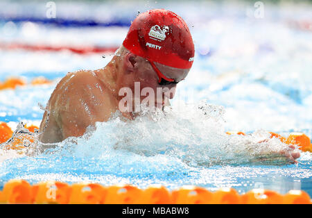 L'Inghilterra del Adam torbosi sul suo modo di argento nell'uomo 50m a rana al Gold Coast centro acquatico durante il giorno cinque del 2018 Giochi del Commonwealth in Gold Coast, Australia. Foto Stock