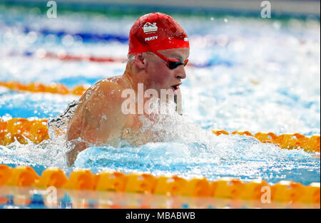 L'Inghilterra del Adam torbosi sul suo modo di argento nell'uomo 50m a rana al Gold Coast centro acquatico durante il giorno cinque del 2018 Giochi del Commonwealth in Gold Coast, Australia. Foto Stock