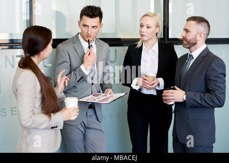 Moderno Business Team a Pausa caffè Foto Stock