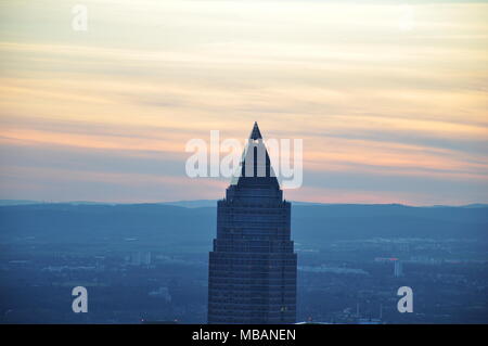 Messeturm dalla torre principale, Francoforte, Germania Foto Stock