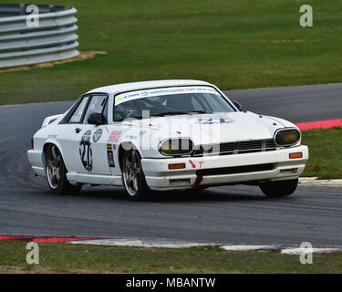 Snetterton Motor Racing, circuito di Snetterton, Norfolk, Inghilterra, sabato 7 aprile 2018. Richard Coppock, Jaguar XJS, nel classico Sportivo Automobile Club, C Foto Stock