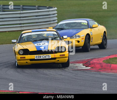 Snetterton Motor Racing, circuito di Snetterton, Norfolk, Inghilterra, sabato 7 aprile 2018. Gail Hill, Jaguar XJS, nel classico Sportivo Automobile Club, CSCC, S Foto Stock