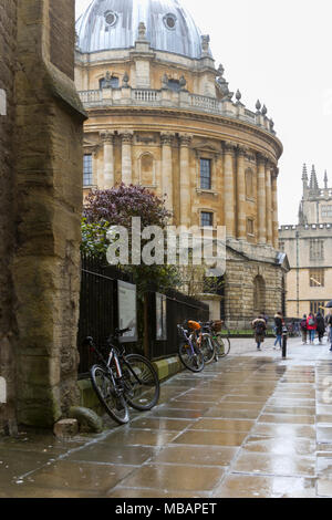 Oxford University Oxford radcliffe camera, campus bycycles, Foto Stock