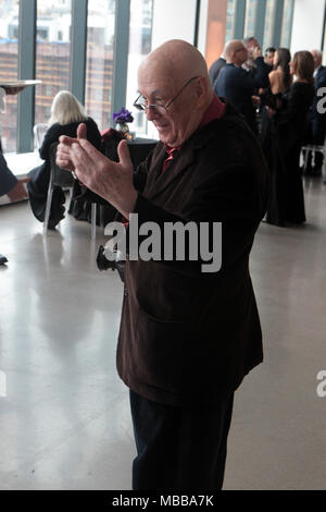 New York, New York-April 9: Fotografo Bruce Davidson(Honoree) assiste il Centro Internazionale di Fotografia 2018 Infinity Awards tenutosi a molla Studios il 9 aprile 2018 nella città di New York. Photo credit: Mpi43/MediaPunch Foto Stock