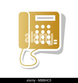 Comunicazione o segno di telefono. Vettore. Golden icona gradiente con contorno bianco e grigio ruotato ombra a sfondo bianco. Illustrazione Vettoriale
