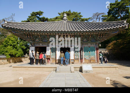GYEONGJU, COREA DEL SUD - 19 ottobre 2014: Bulguksa è un famoso tempio di Gyeongju, costruita in epoca Silla. Foto Stock