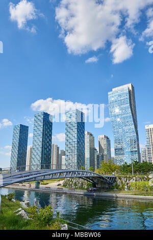 Songdo, Corea - Settembre 07, 2015: Songdo International Business District (Songdo IBD) è una nuova smart città costruita in Incheon, Corea del Sud. SIBD è condizionata Foto Stock