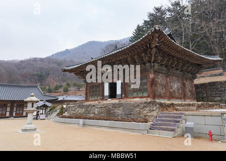 Paju, Corea - Gennaio 1, 2016: Daeungbojeon, sala principale in Bogwangsa. Bogwangsa tempio fu costruito dal grande monaco Doseonguksa durante la Silla unito Foto Stock