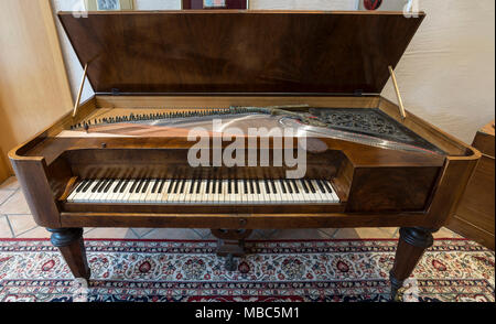 Antico pianoforte della società Matthäs & Kanhäuser Stuttgart, secolo XIX, Germania Foto Stock