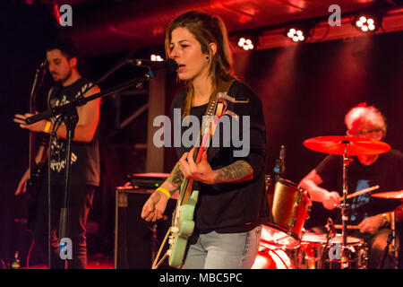 La Swiss punk rock band Ziper live in Schüür Luzern, Svizzera Foto Stock