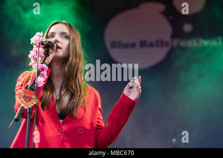 Il British female pop band di Paradisia con Sophie-Rose vocals, Anna an der Harve e Kristy Gesang und tastiera, dal vivo presso il Foto Stock