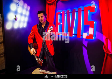 Cera figura di Elvis Presley cantante nel museo delle cere di Madame Tussauds di Amsterdam, Paesi Bassi Foto Stock