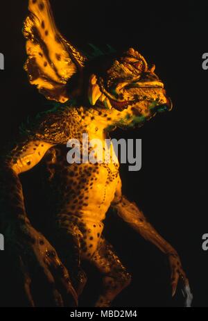 Mostri. Modello di grandi dimensioni del Gremlin dal film con lo stesso nome. Con il permesso del pianeta proibito, Londra. Foto Stock