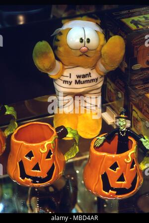 Festival - Halloween - Finestra di visualizzazione in un negozio negli Stati Uniti d'America, dove la stregoneria e culto fantasma di Halloween è presi più sul serio. - ©Charles Walker / Foto Stock