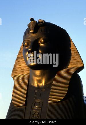 Londra - Cleopatra Needle sphinx ©2006 Charles Walker / Foto Stock