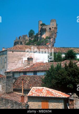 Catari e Albigesi - uno dei tanti bastides nel Paese Cataro: almeno due bassorilievi di bramme, detto di essere stato cataro gli altari sono ancora usati in case private. - © / Charles Walker Foto Stock