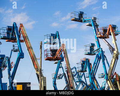 Piattaforma di lavoro aerea o 'cherrypickers'. Il termine 'Cherrypicking' è stato ampiamente utilizzato nel Regno Unito/UE negoziati Brexit Foto Stock